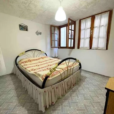 Ildir'Da Denize 150 Mt. Uzaklikta Daire. Holiday home