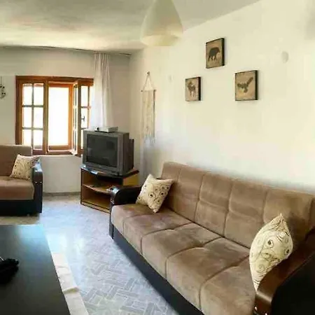 Holiday home Ildir'Da Denize 150 Mt. Uzaklikta Daire. Cesme