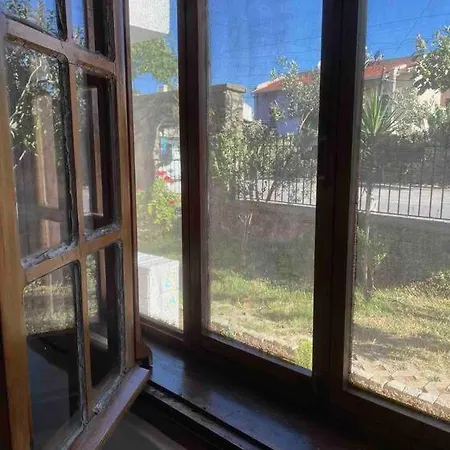 Ildır’da Denize 150 mt. Uzaklıkta Daire. Çeşme